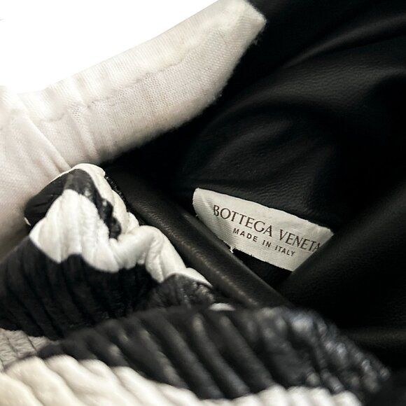 Bottega Veneta The Zebra Print Chain Pouch - Picture 11 of 14